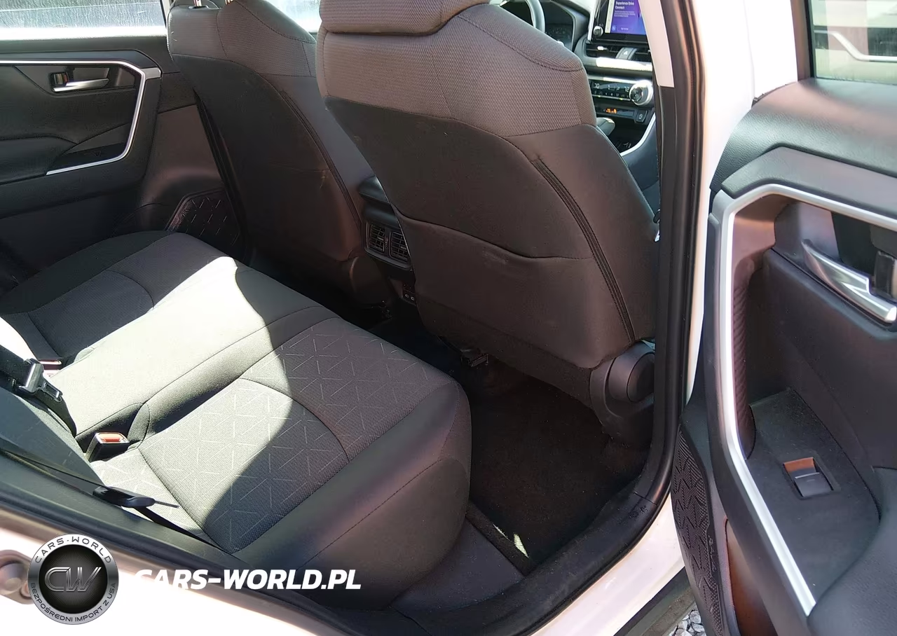 2025 Toyota Rav4 Xle VIN:2T3W1RFV8SC327051 - 8