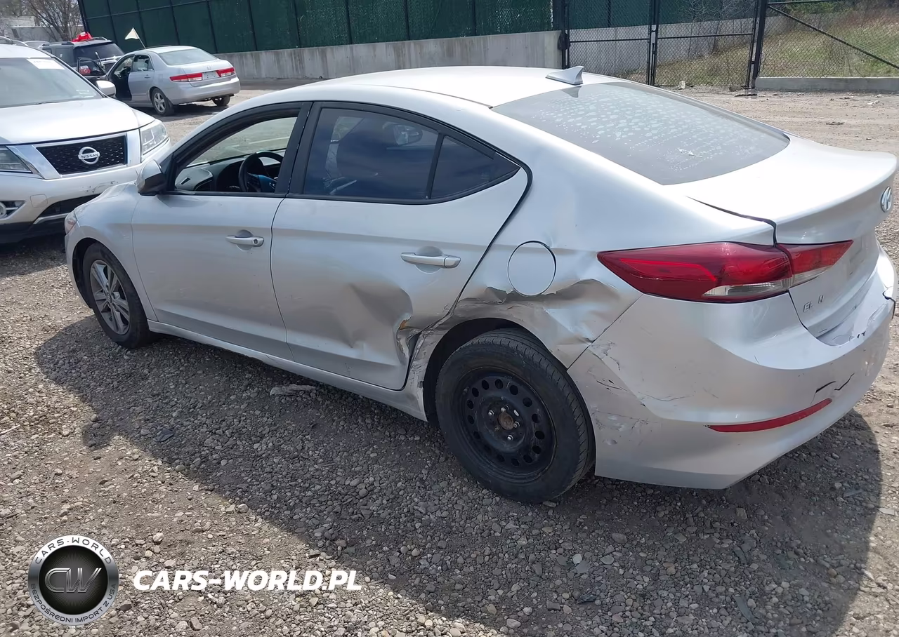 2018 Hyundai Elantra Sel VIN:5NPD84LF3JH300220 - 3