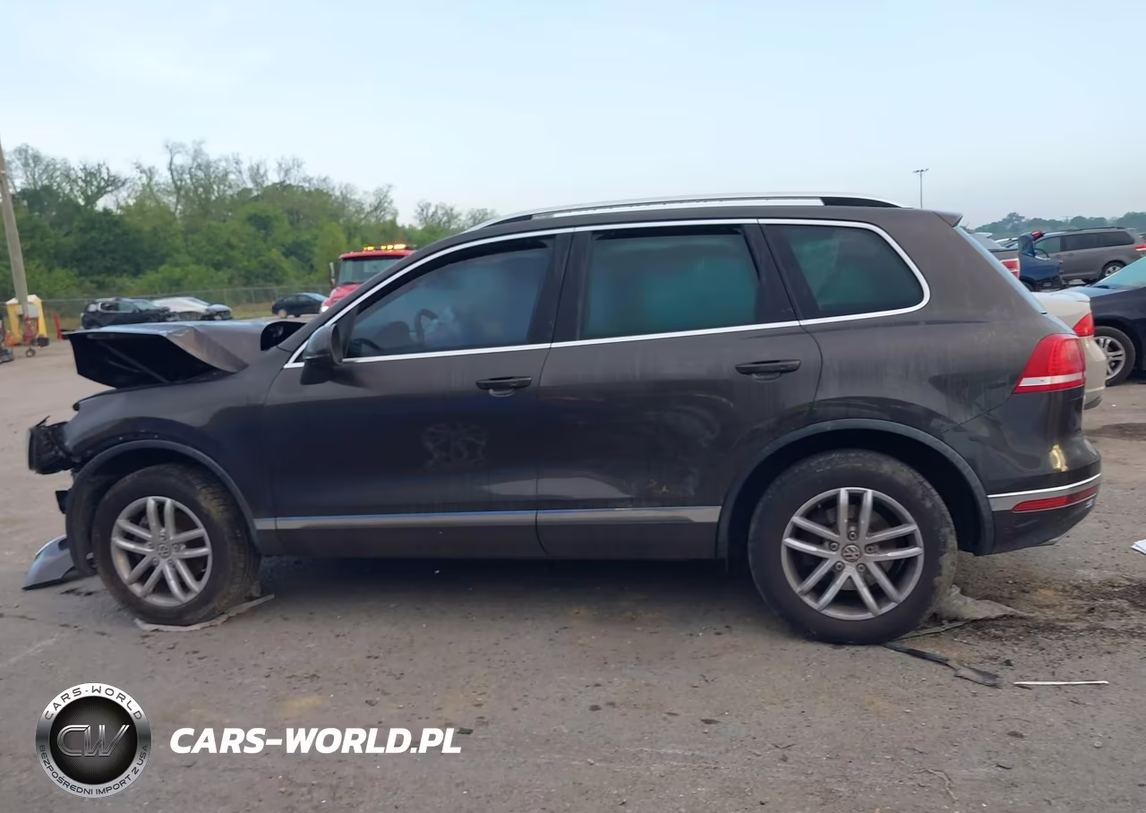 2016 Volkswagen Touareg Tdi Sport W-Technology VIN:WVGEP9BP8GD007034 - 13