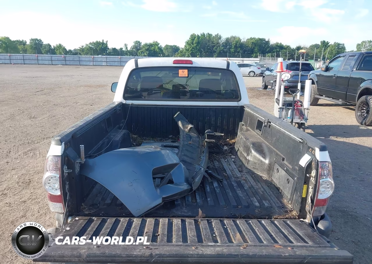 2010 Toyota Tacoma VIN:5TENX4CN4AZ738112 - 11