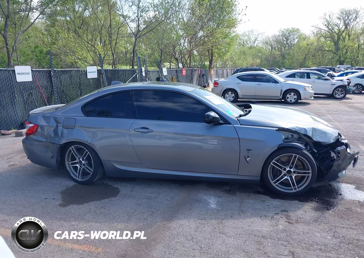 2011 BMW 335Is VIN:WBAKG1C54BE362899 - 13