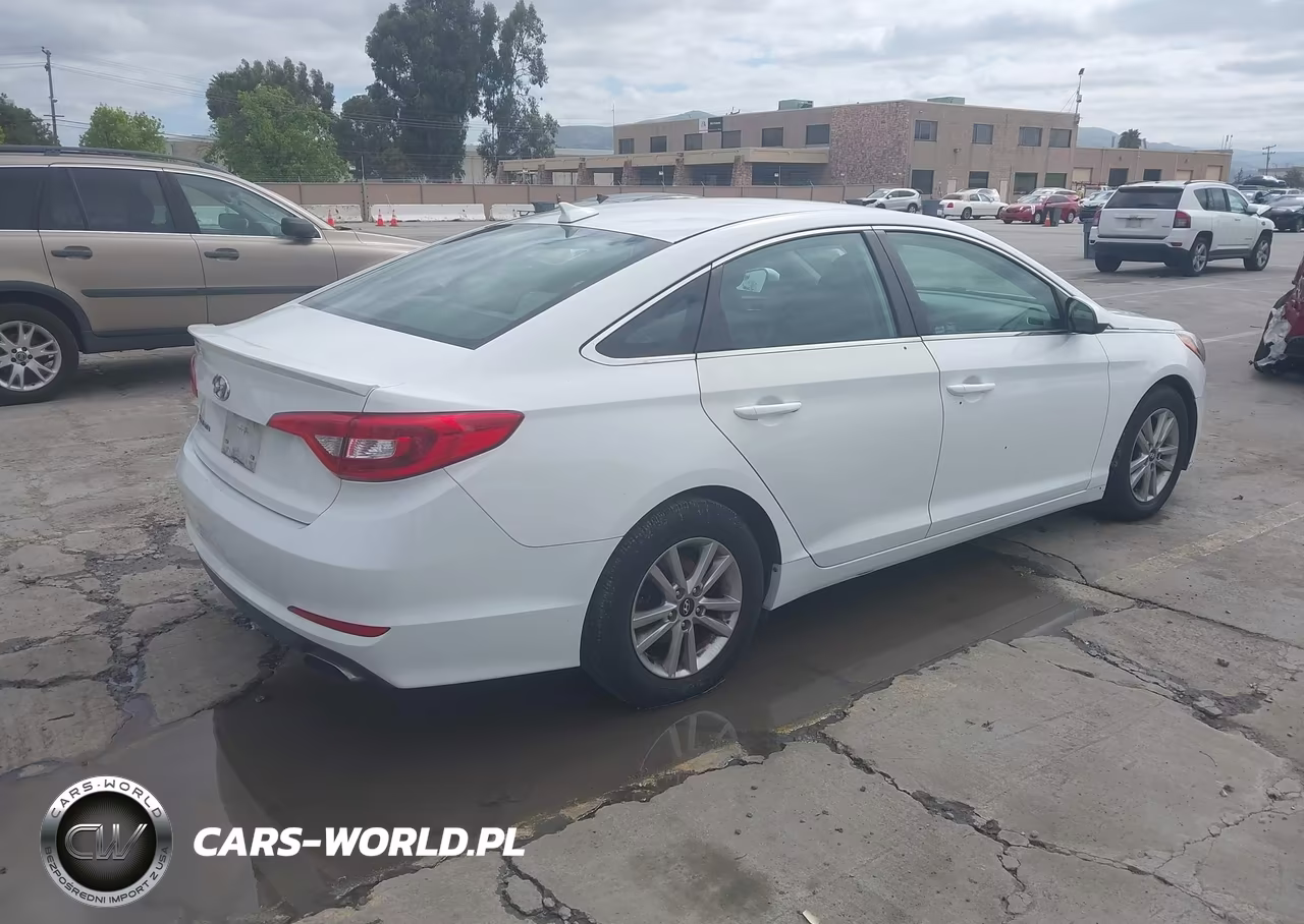2016 Hyundai Sonata Se VIN:5NPE24AF9GH376994 - 4