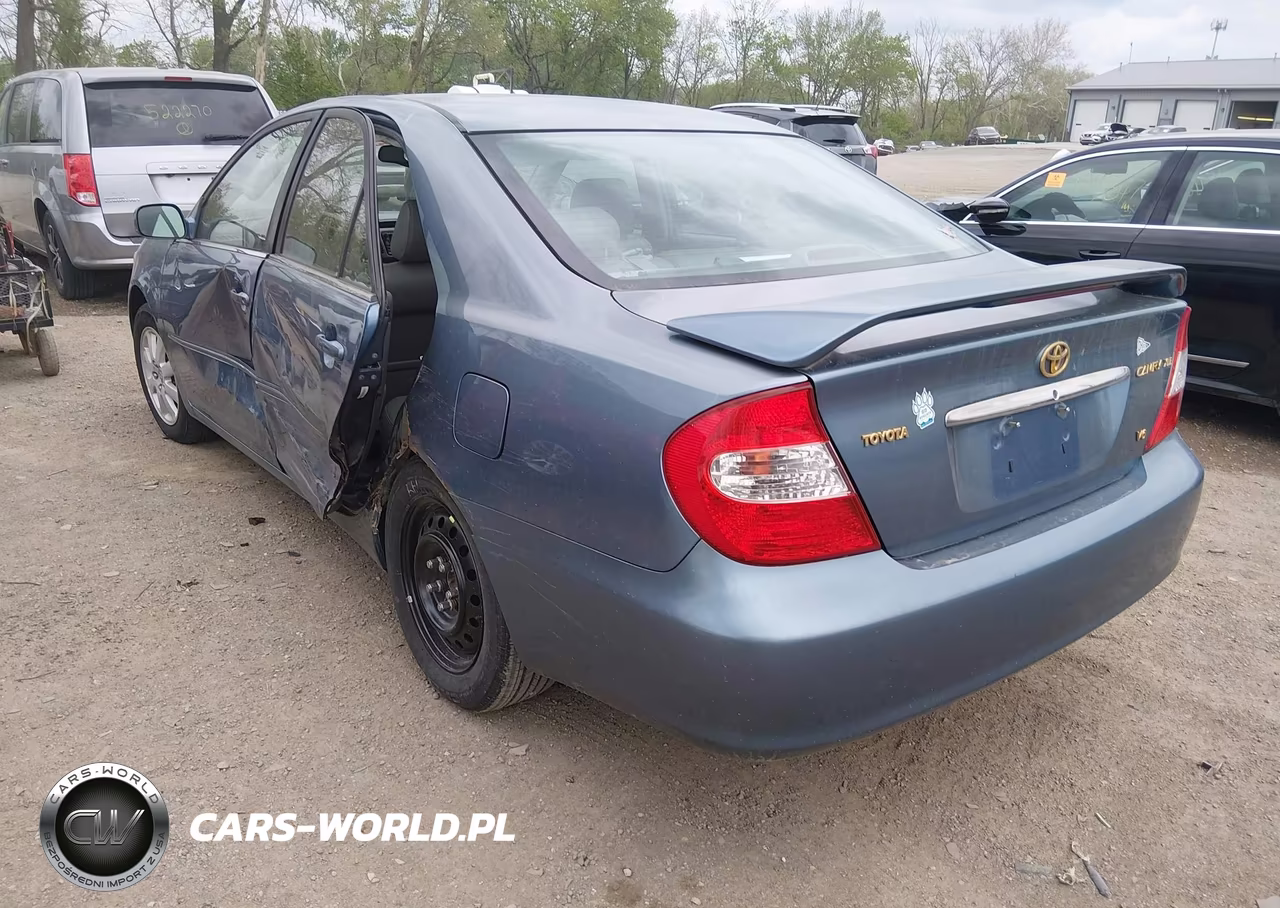 2002 Toyota Camry Xle V6 VIN:4T1BF30K72U516700 - 3
