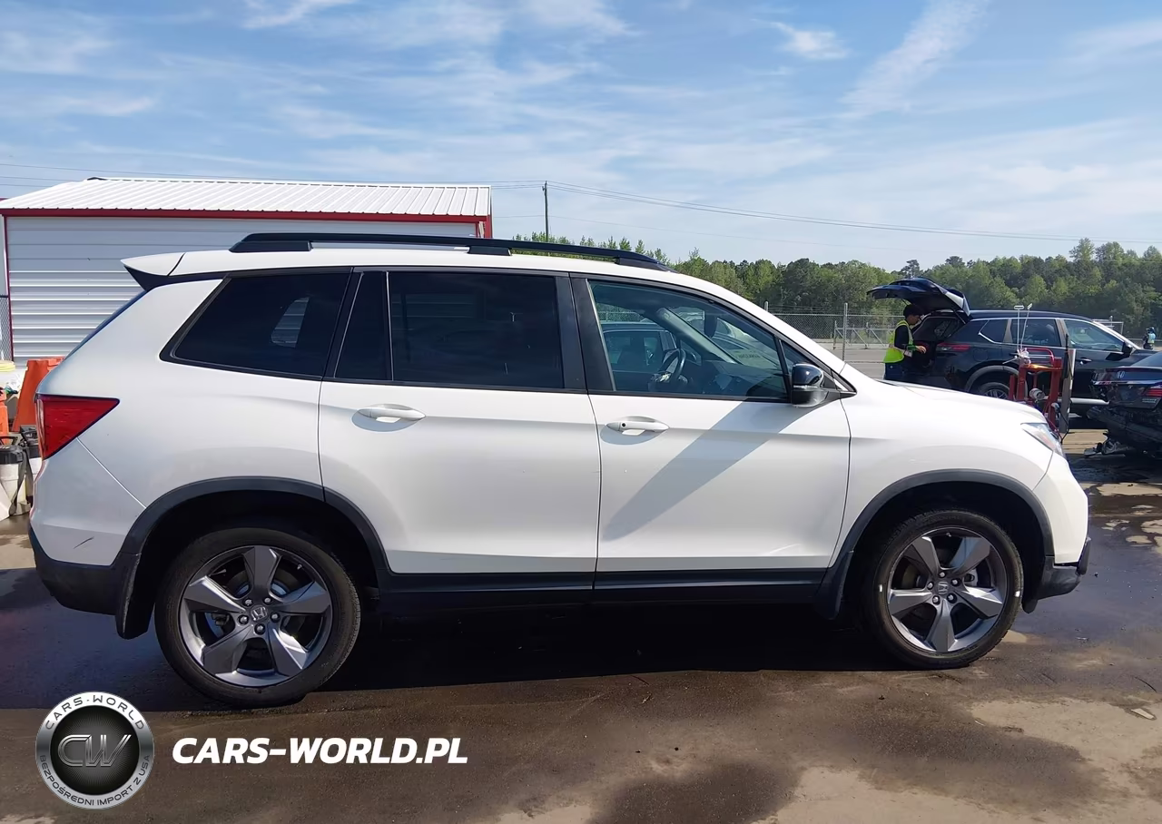 2019 Honda Passport Touring VIN:5FNYF8H92KB012853 - 13