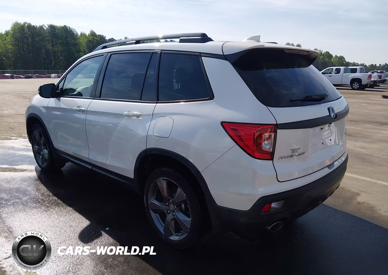 2019 Honda Passport Touring VIN:5FNYF8H92KB012853 - 3