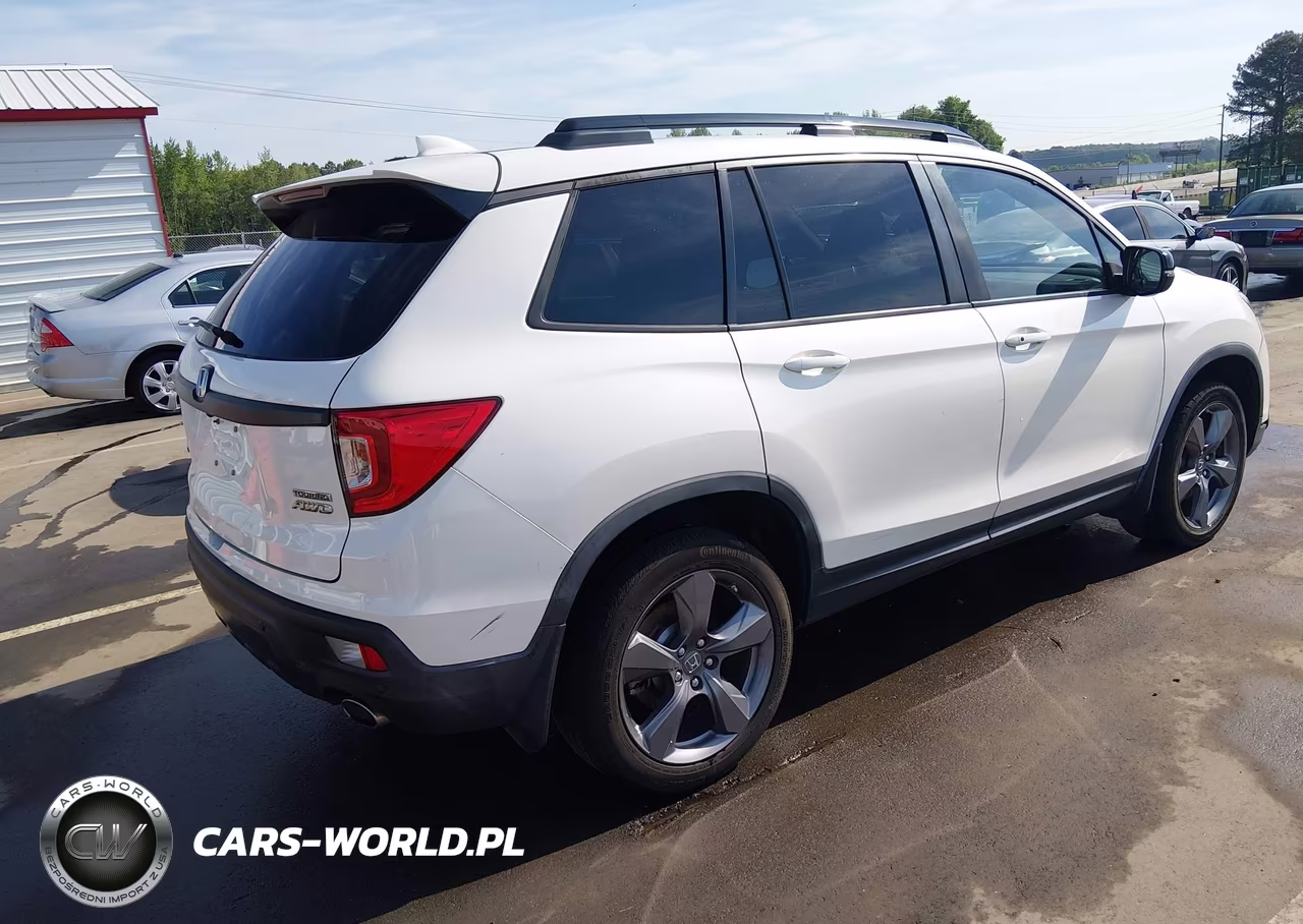 2019 Honda Passport Touring VIN:5FNYF8H92KB012853 - 4