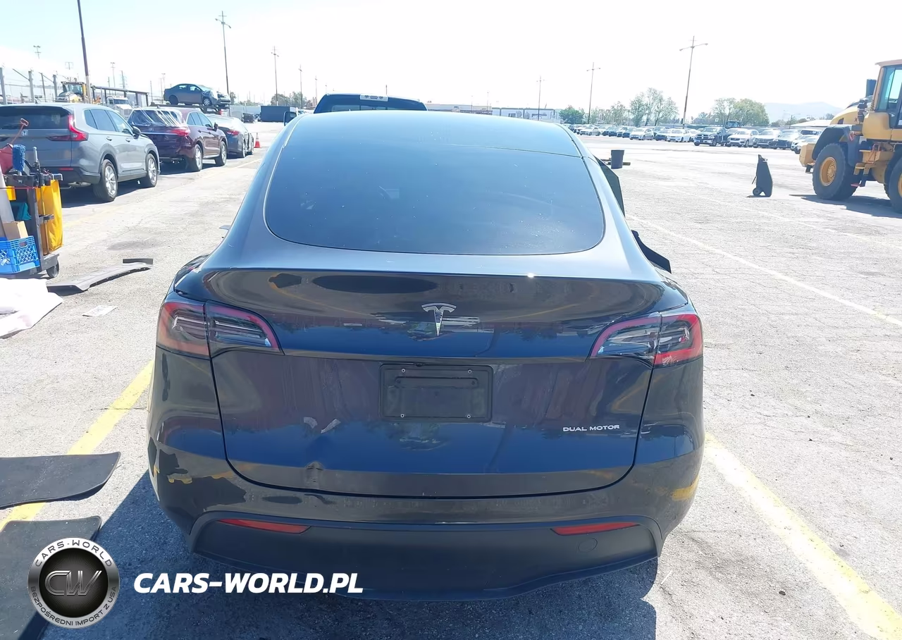 2024 Tesla Model Y Long Range Dual Motor All-Wheel Drive VIN:7SAYGAEE8RF034696 - 16