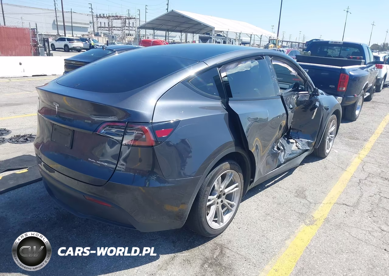 2024 Tesla Model Y Long Range Dual Motor All-Wheel Drive VIN:7SAYGAEE8RF034696 - 4