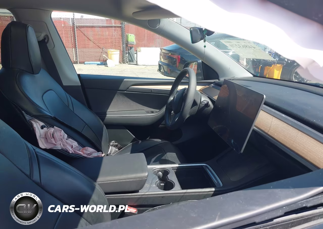 2024 Tesla Model Y Long Range Dual Motor All-Wheel Drive VIN:7SAYGAEE8RF034696 - 5