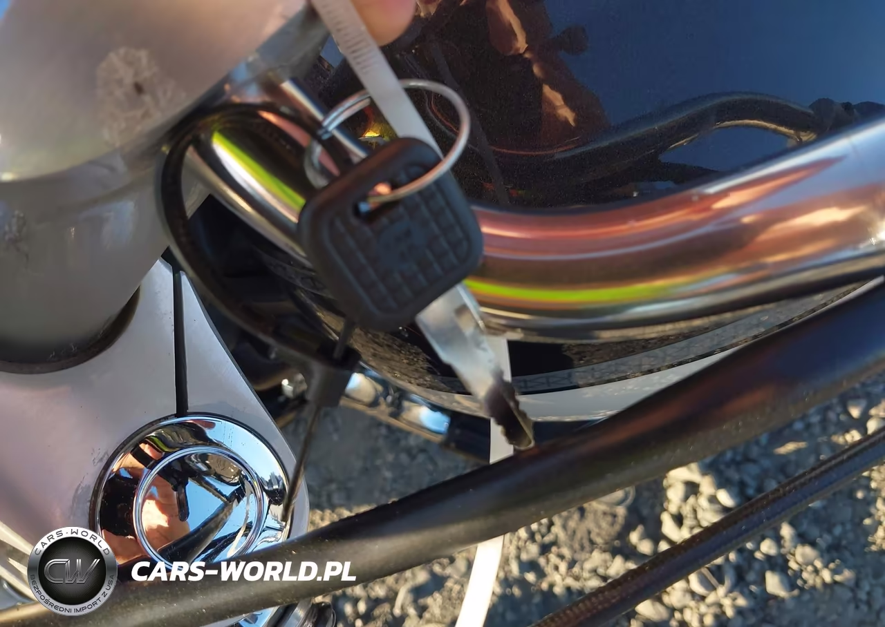 2007 Victory Motorcycles Kingpin VIN:5VPCD26D673001431 - 11