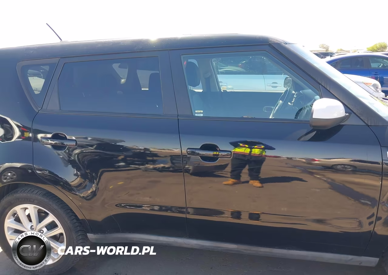 2018 Kia Soul + VIN:KNDJP3A59J7540628 - 13