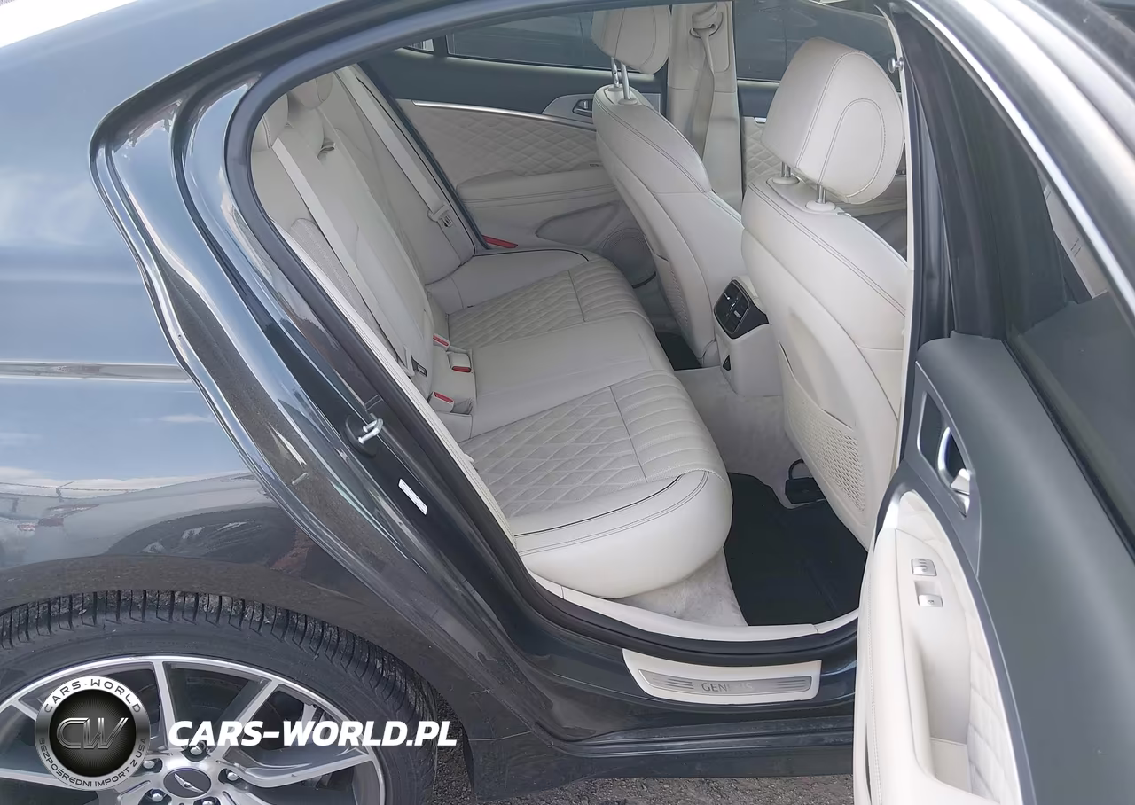 2019 Genesis G70 3.3T Design VIN:KMTG34LE1KU012918 - 8