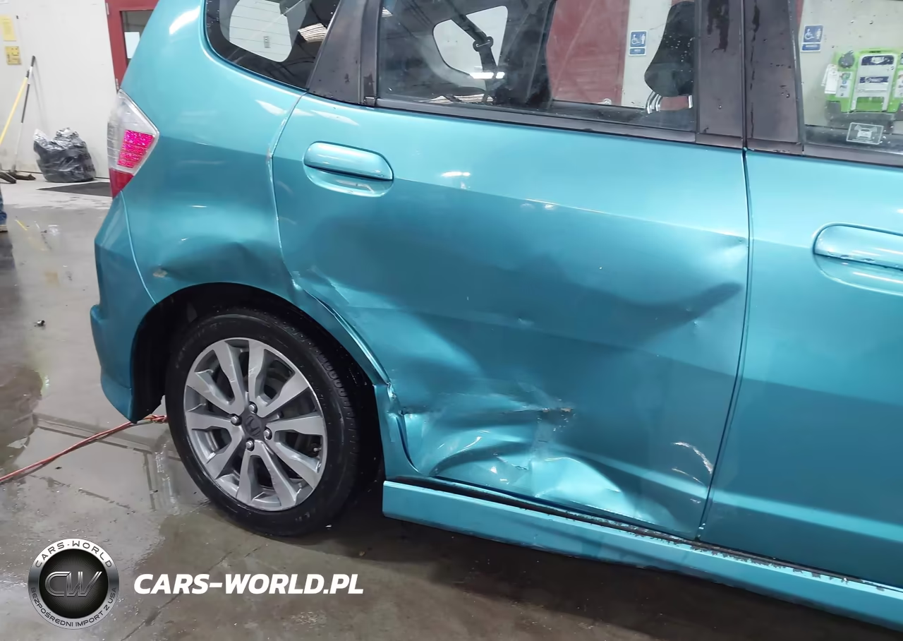 2012 Honda Fit Sport VIN:JHMGE8H58CC008654 - 6