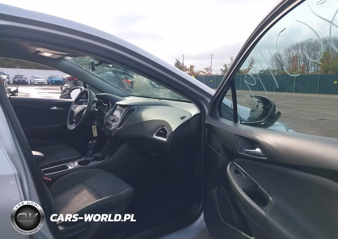 2019 Chevrolet Cruze Diesel VIN:1G1BJ5SMXK7102251 - 5