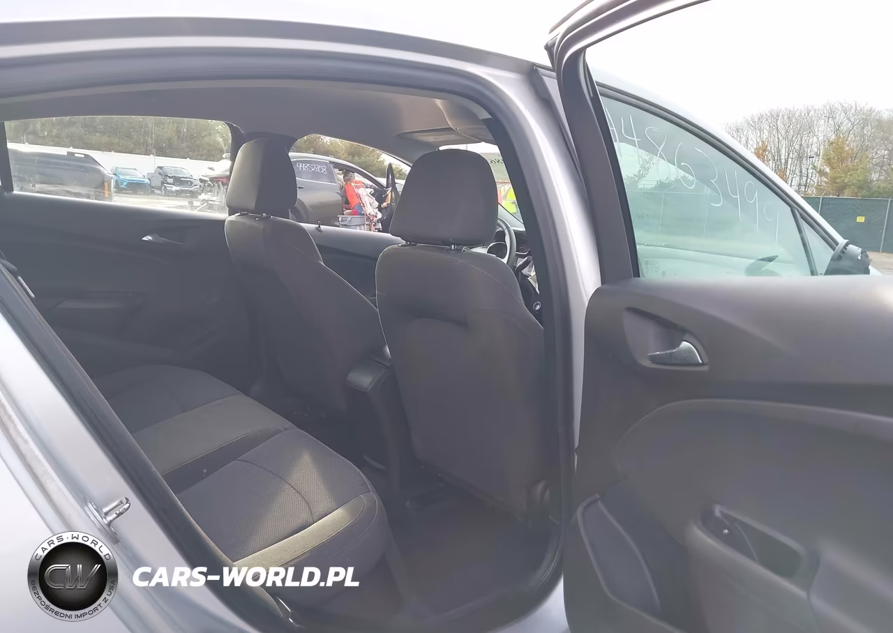 2019 Chevrolet Cruze Diesel VIN:1G1BJ5SMXK7102251 - 8