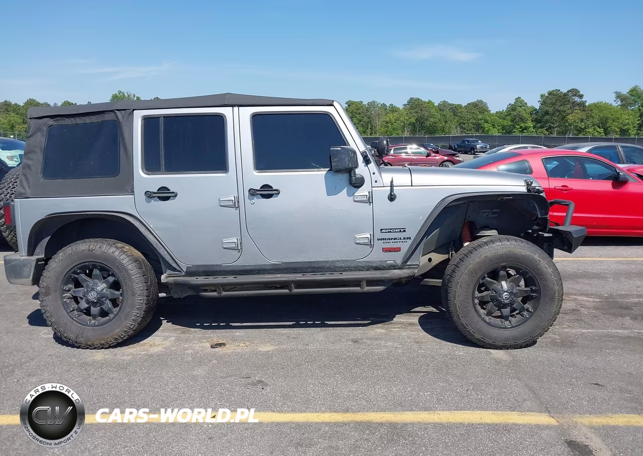 2014 Jeep Wrangler Unlimited Sport VIN:1C4HJWDG3EL148109 - 13