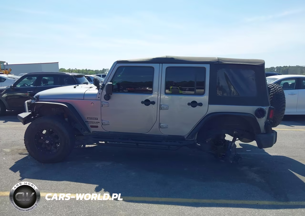 2014 Jeep Wrangler Unlimited Sport VIN:1C4HJWDG3EL148109 - 14