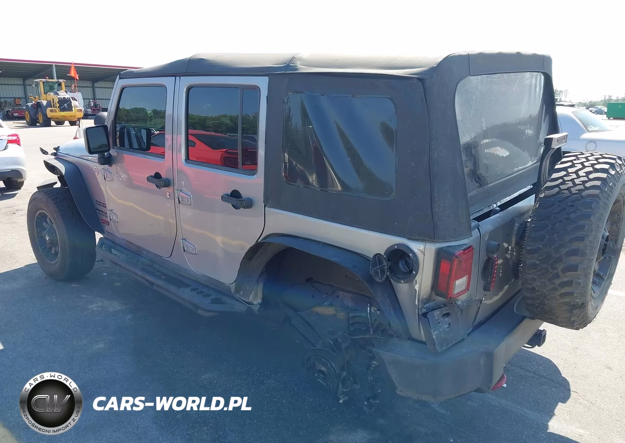 2014 Jeep Wrangler Unlimited Sport VIN:1C4HJWDG3EL148109 - 3