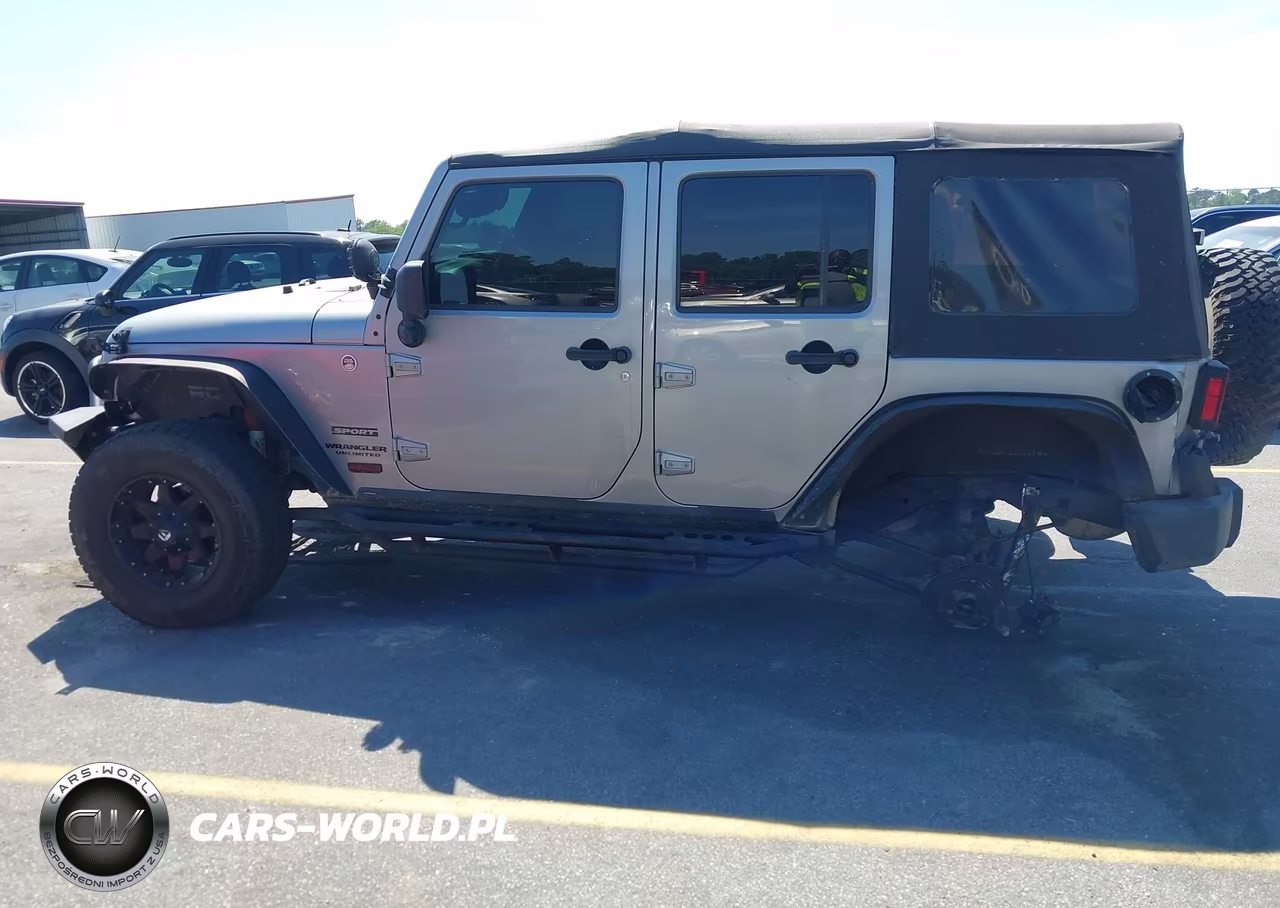 2014 Jeep Wrangler Unlimited Sport VIN:1C4HJWDG3EL148109 - 6