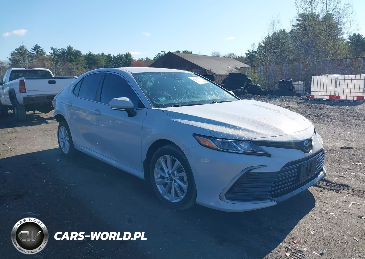 2023 Toyota Camry Le – zdjęcie 1 z 16