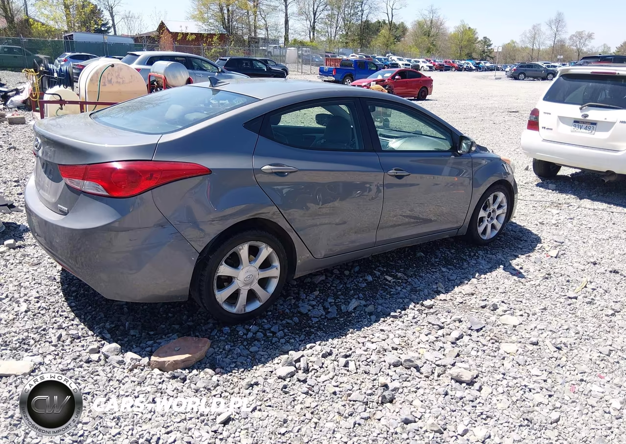 2013 Hyundai Elantra Limited VIN:5NPDH4AE4DH371568 - 4