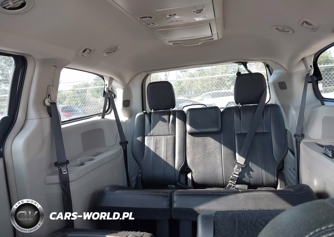 2016 Chrysler Town & Country Touring VIN:2C4RC1BG0GR148602 - 8