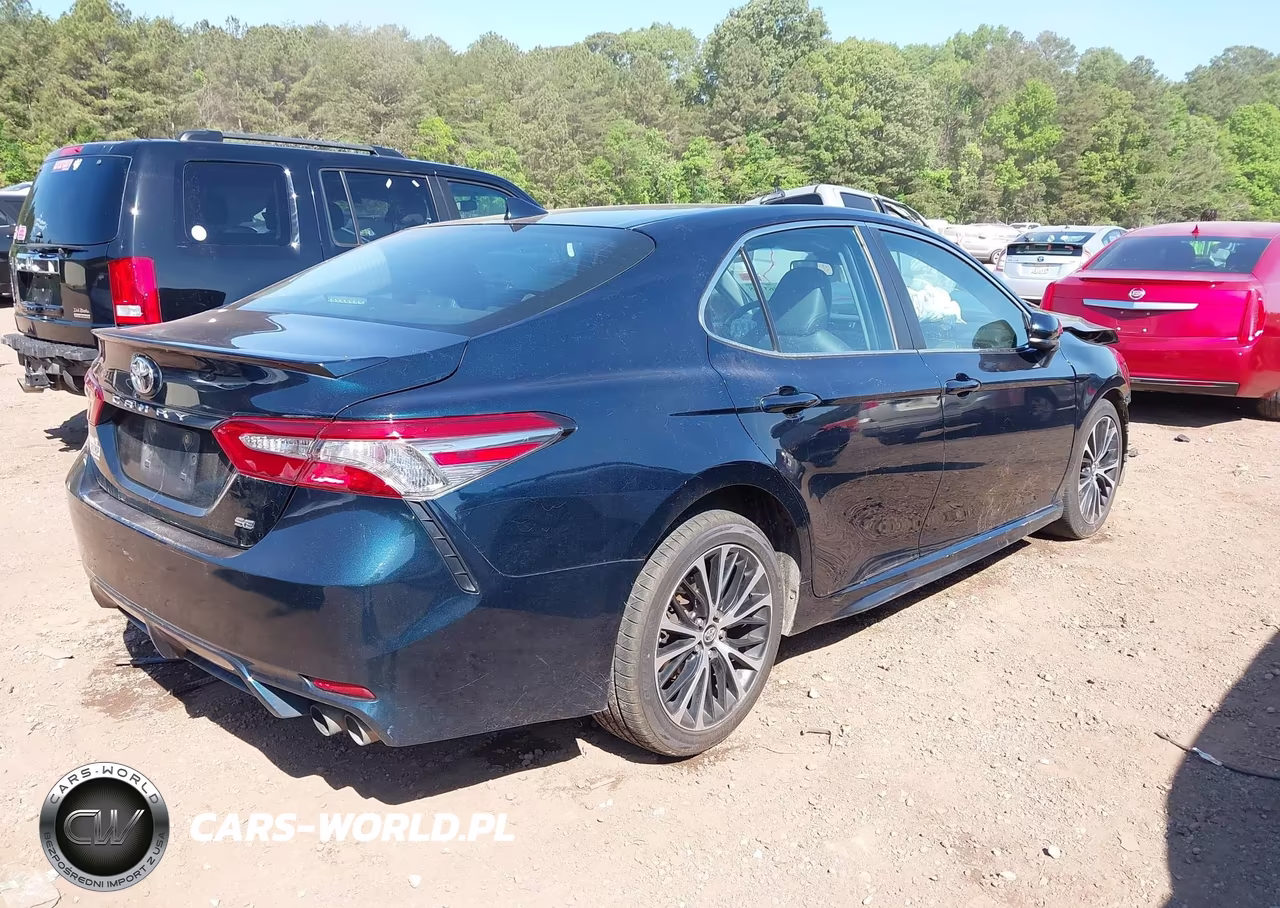 2019 Toyota Camry Se VIN:4T1B11HK0KU724134 - 4