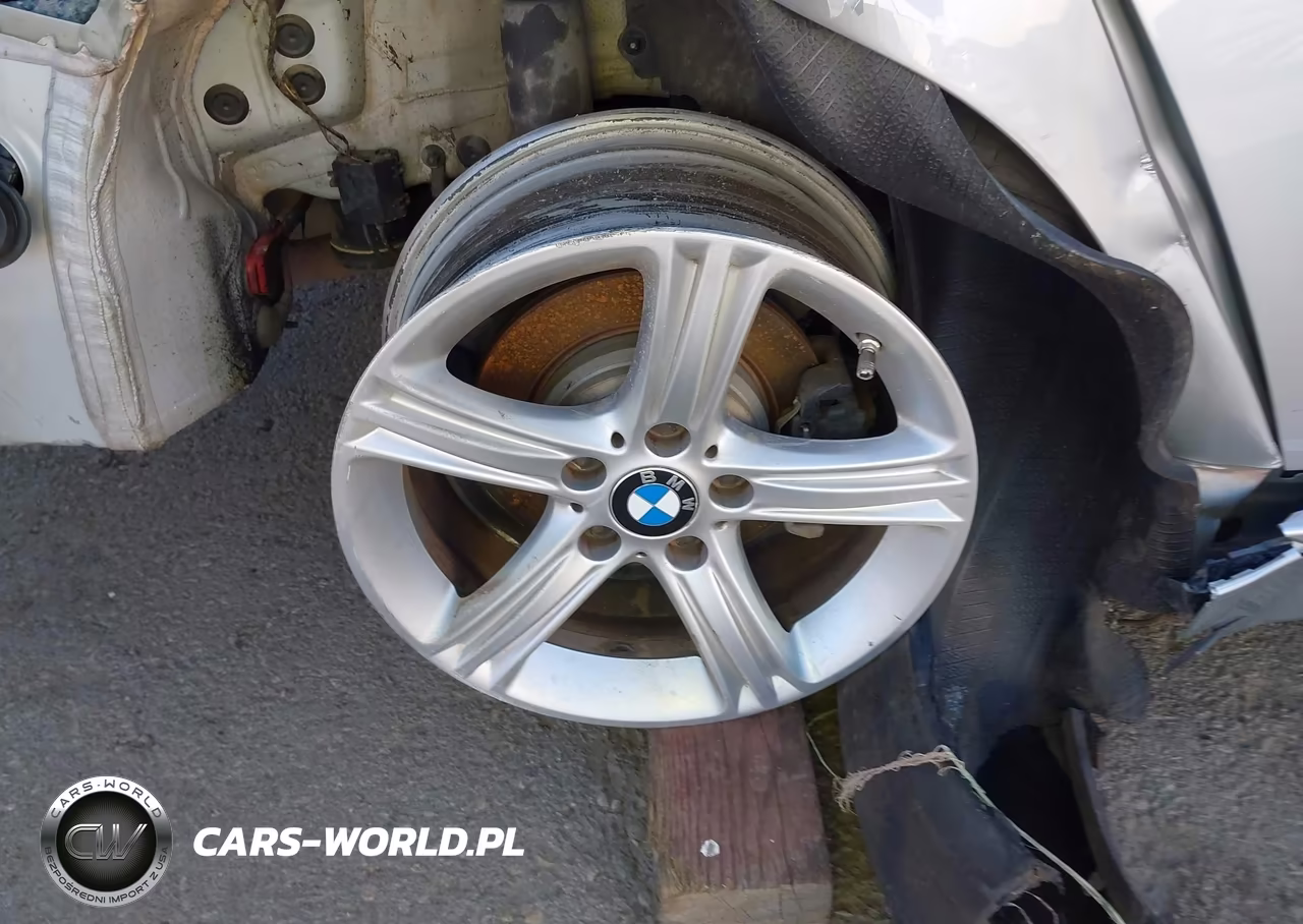 2015 BMW 328I xDrive VIN:WBA3B3C51FJ983819 - 19