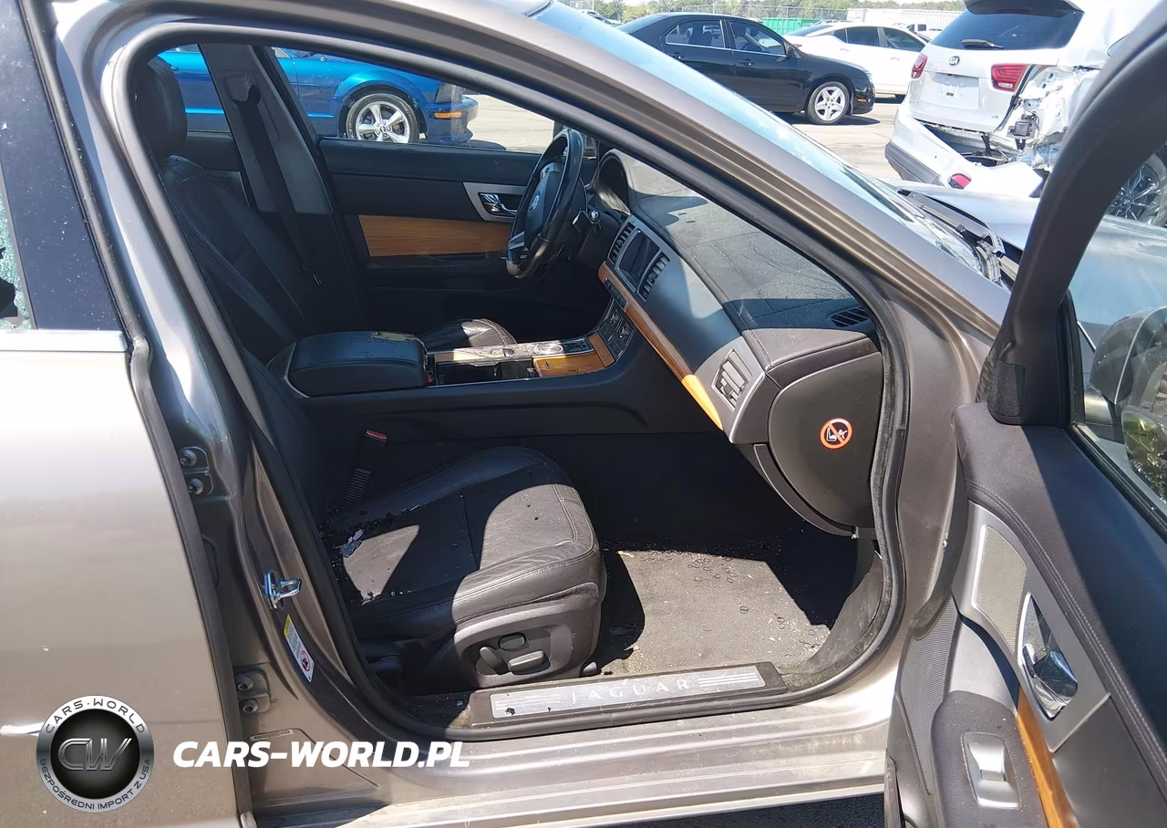 2010 Jaguar Xf VIN:SAJWA0FA5AHR65819 - 5