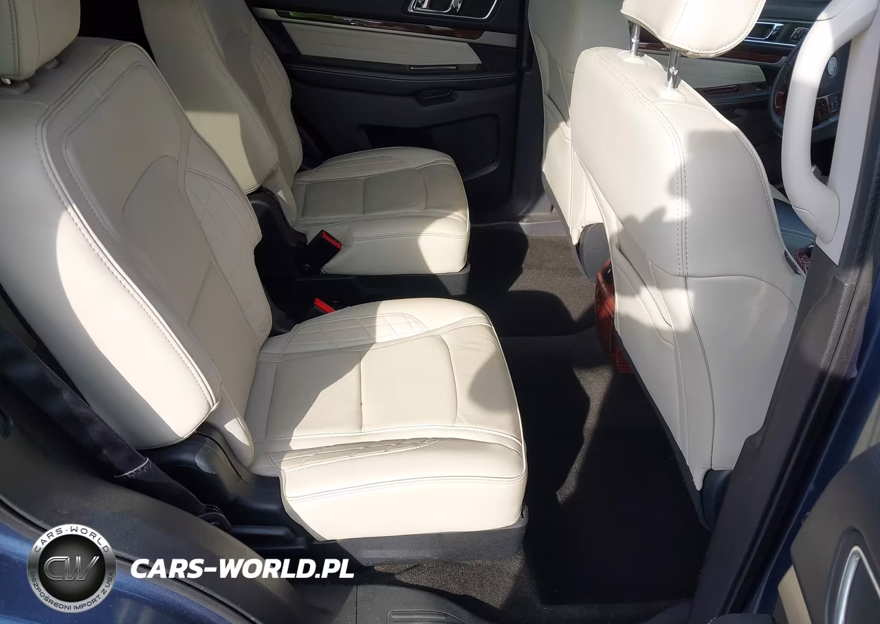 2018 Ford Explorer Platinum VIN:1FM5K8HT7JGB27569 - 8
