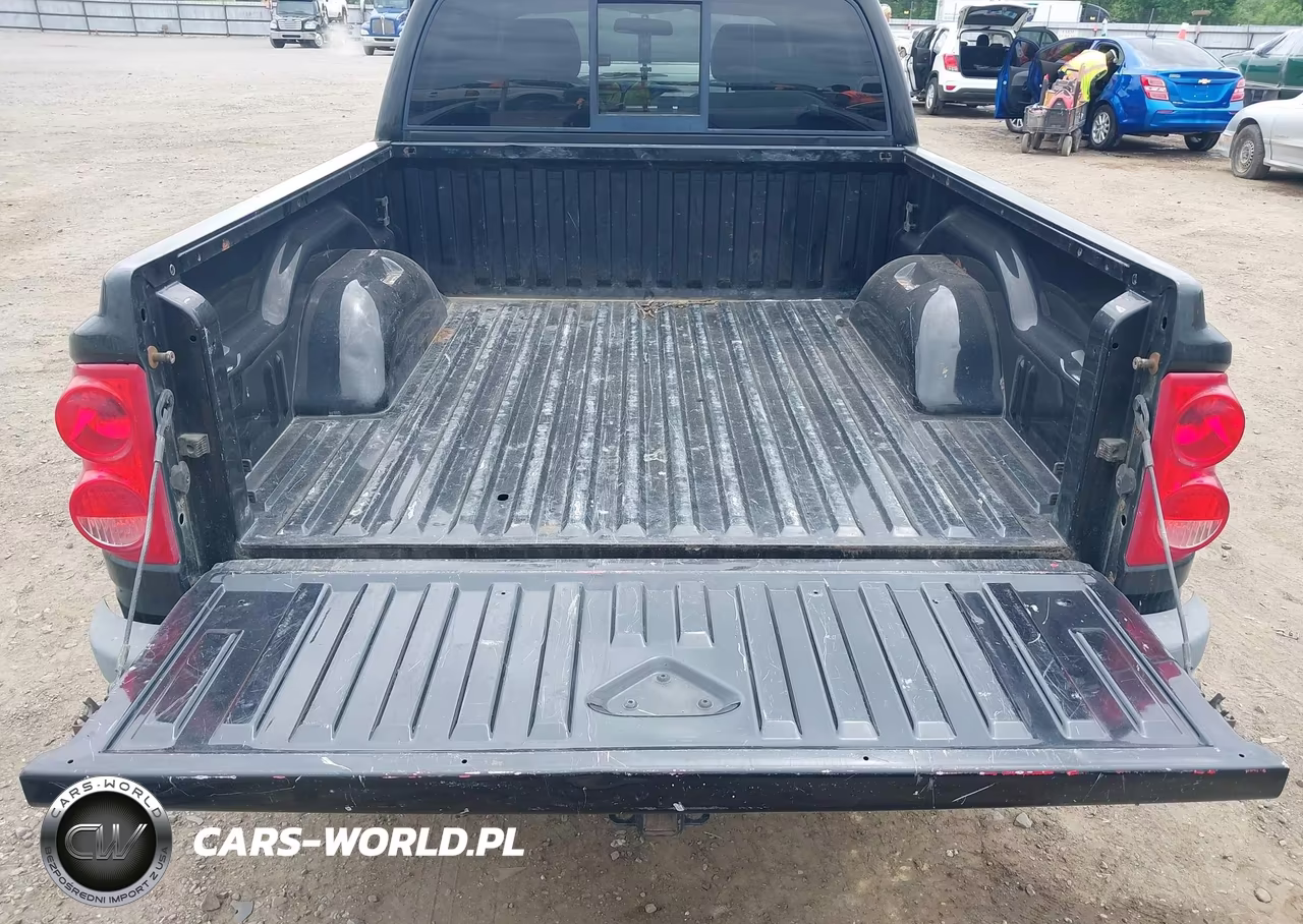 2008 Dodge Dakota Laramie VIN:1D7HW58N88S602682 - 18