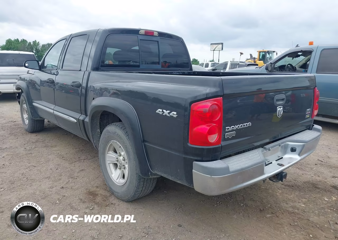 2008 Dodge Dakota Laramie VIN:1D7HW58N88S602682 - 3