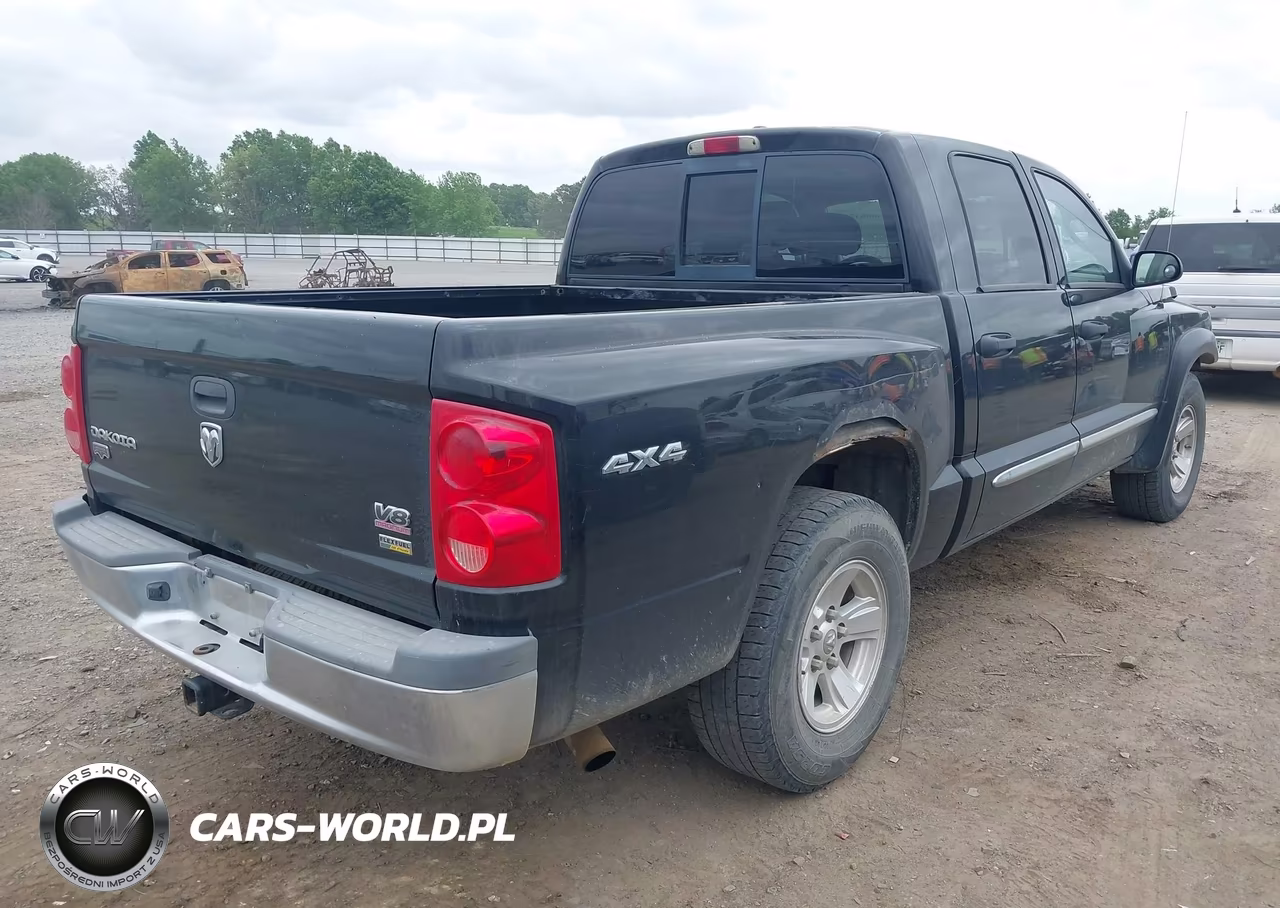2008 Dodge Dakota Laramie VIN:1D7HW58N88S602682 - 4