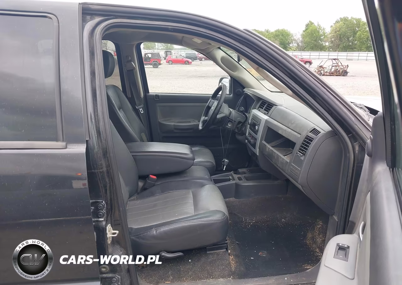 2008 Dodge Dakota Laramie VIN:1D7HW58N88S602682 - 5