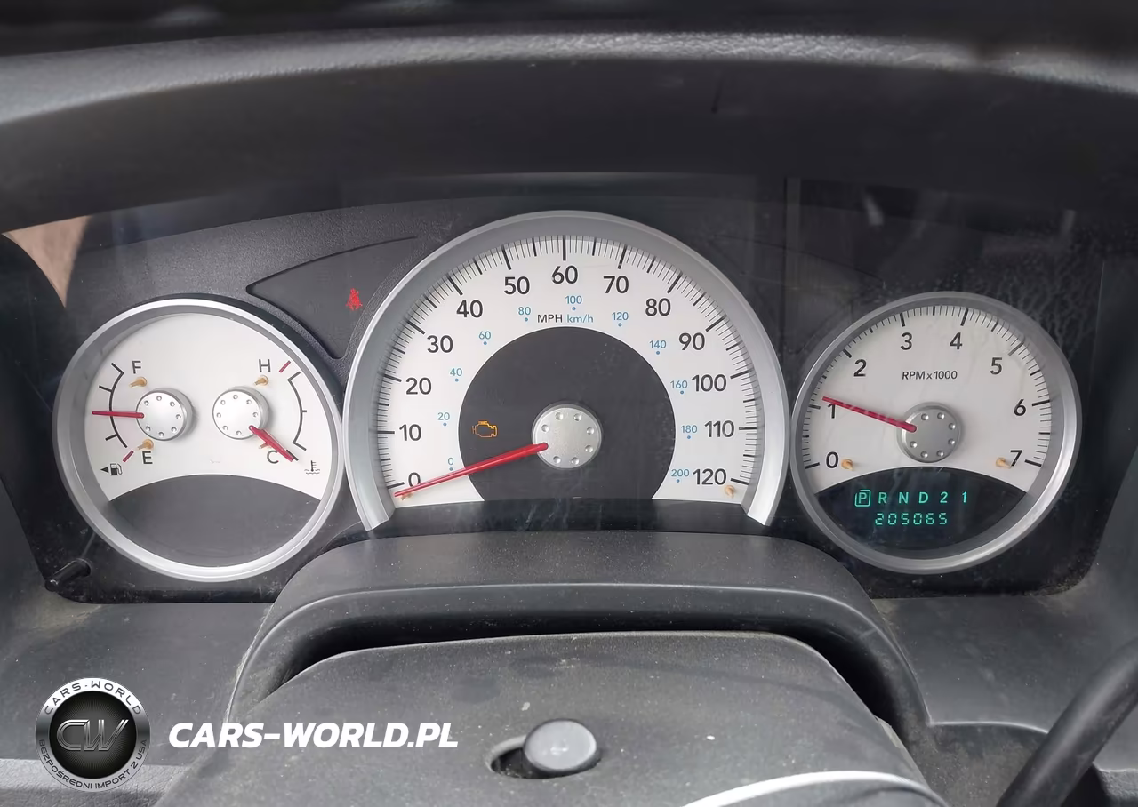2008 Dodge Dakota Laramie VIN:1D7HW58N88S602682 - 7