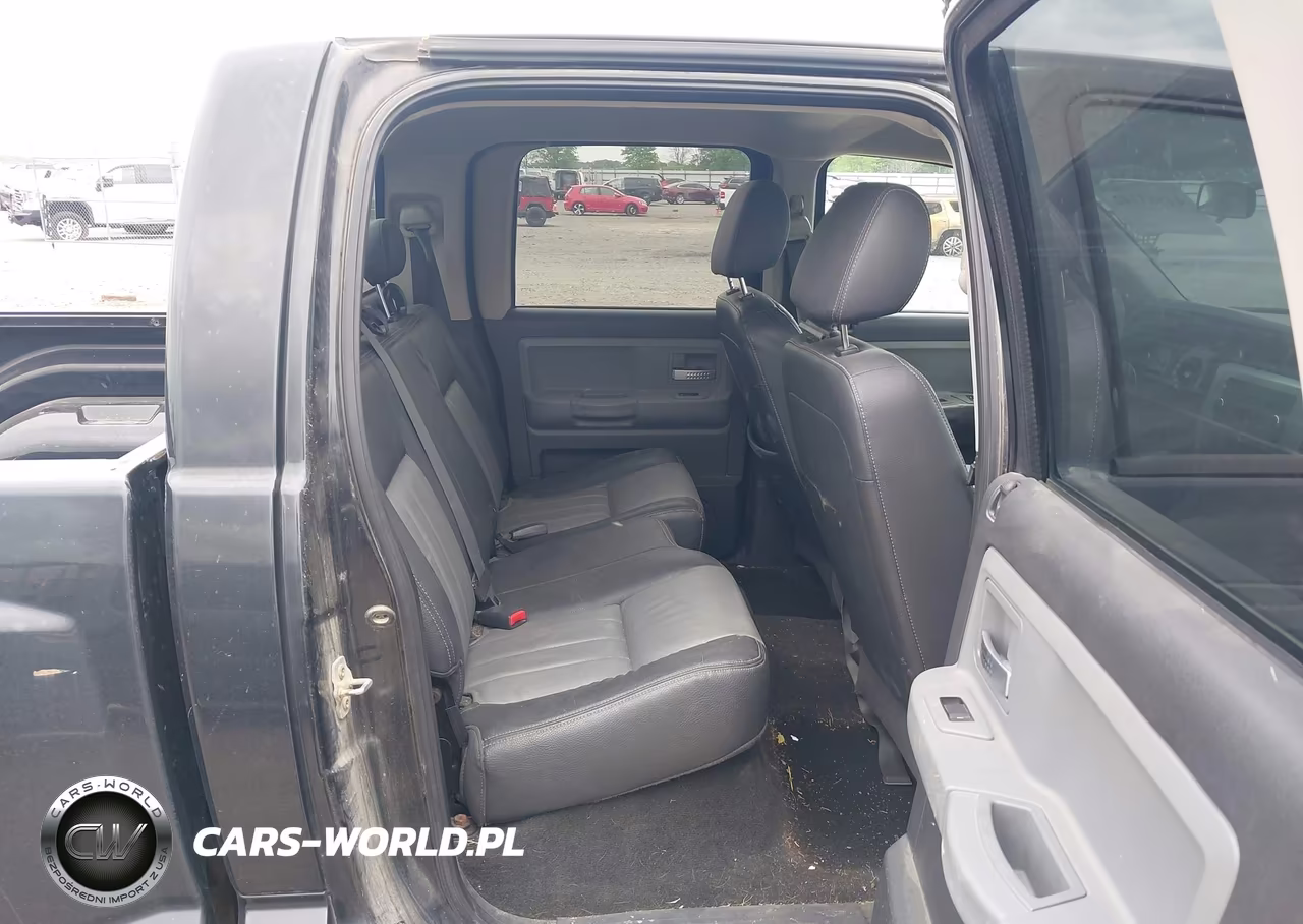 2008 Dodge Dakota Laramie VIN:1D7HW58N88S602682 - 8