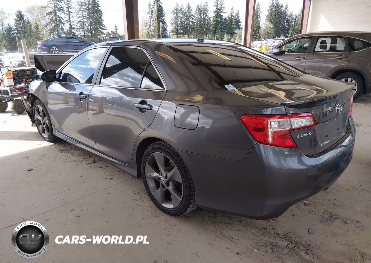 2014 Toyota Camry Se V6 VIN:4T1BK1FK9EU548933 - 3