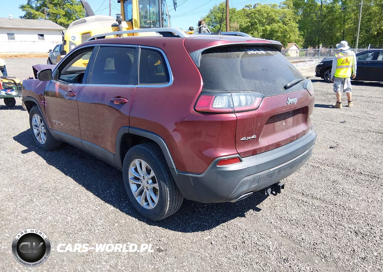 2019 Jeep Cherokee Latitude 4X4 VIN:1C4PJMCX4KD233418 - 3