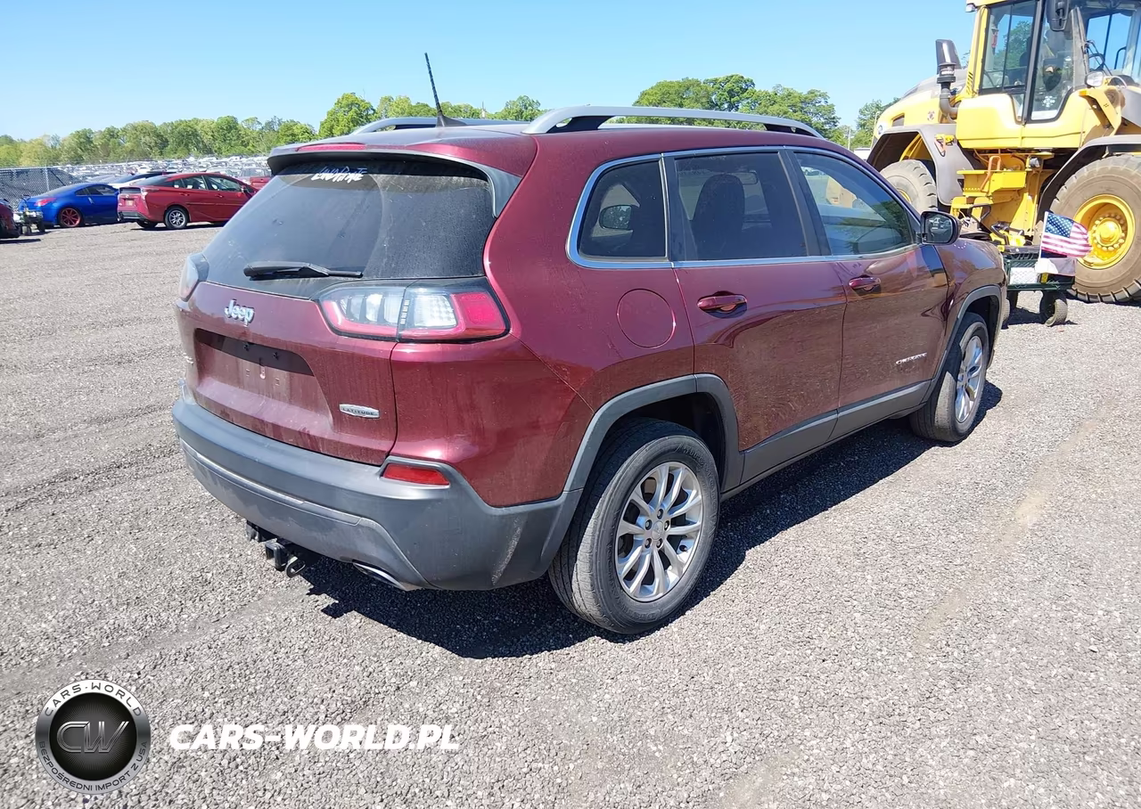 2019 Jeep Cherokee Latitude 4X4 VIN:1C4PJMCX4KD233418 - 4
