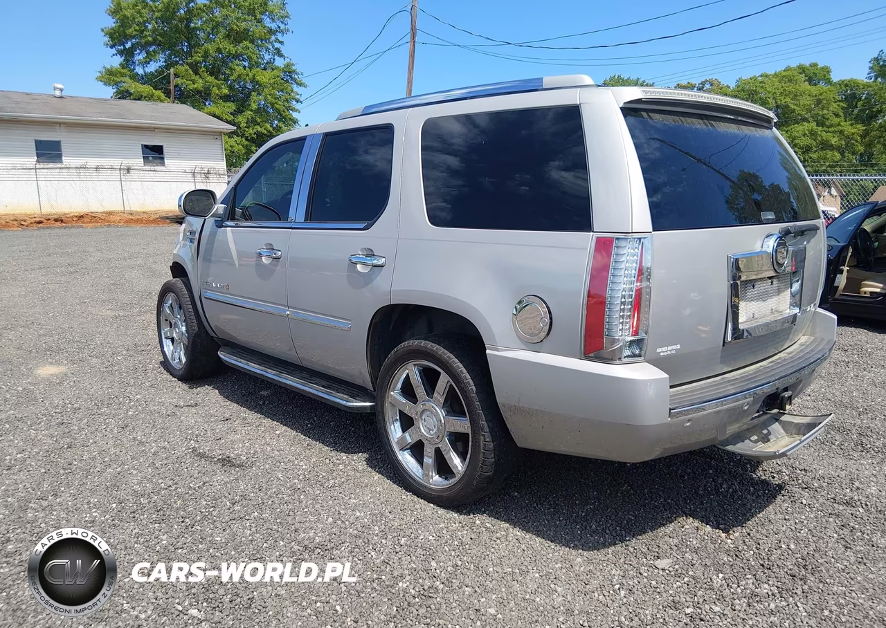 2007 Cadillac Escalade Standard VIN:1GYEC63807R426336 - 3