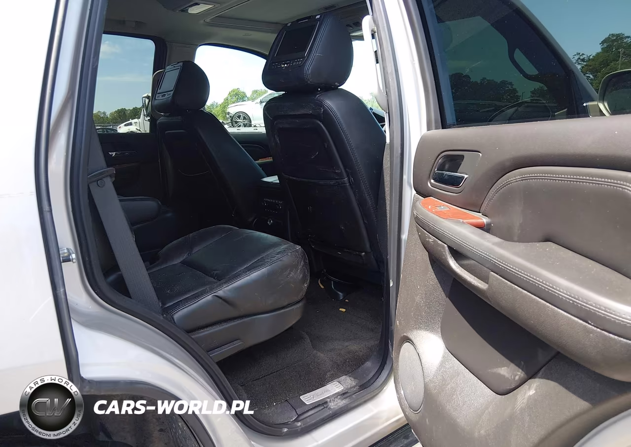 2007 Cadillac Escalade Standard VIN:1GYEC63807R426336 - 8