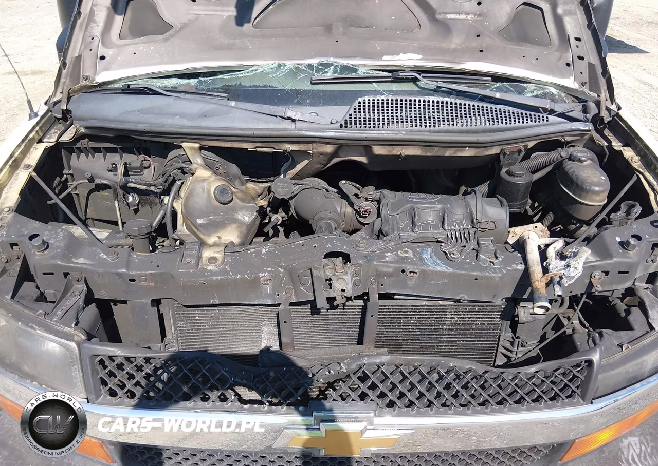 2010 Chevrolet Express Cutaway Work Van VIN:1GB3G2BGXA1118491 - 10