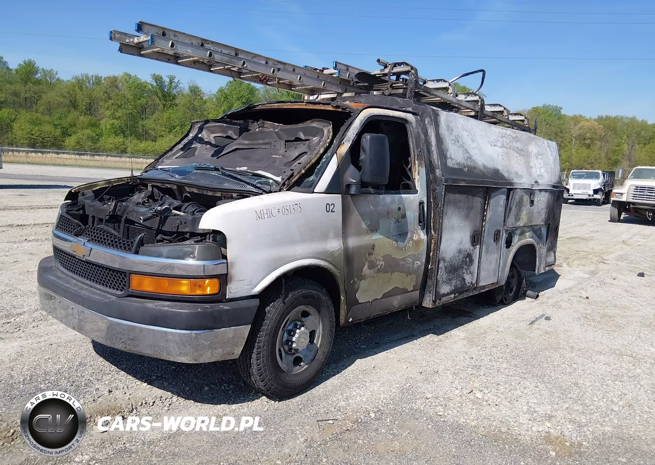 2010 Chevrolet Express Cutaway Work Van VIN:1GB3G2BGXA1118491 - 2