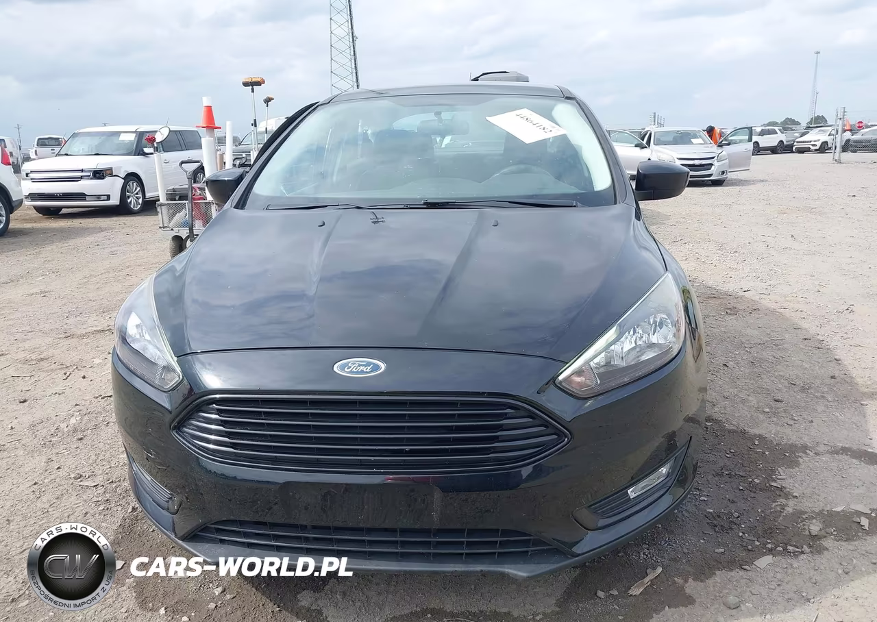 2018 Ford Focus Se VIN:1FADP3F25JL308049 - 12