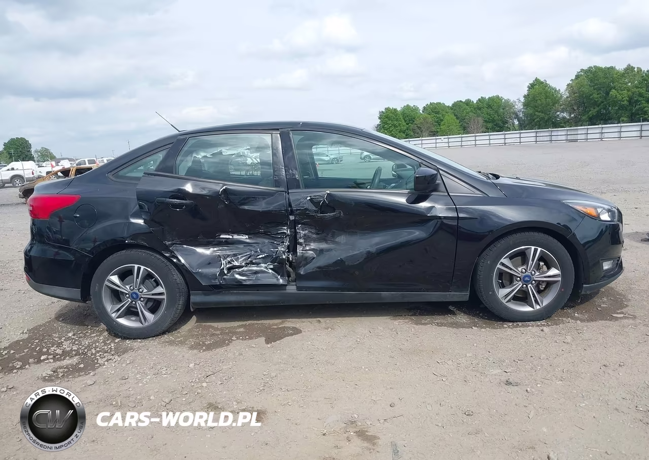 2018 Ford Focus Se VIN:1FADP3F25JL308049 - 13