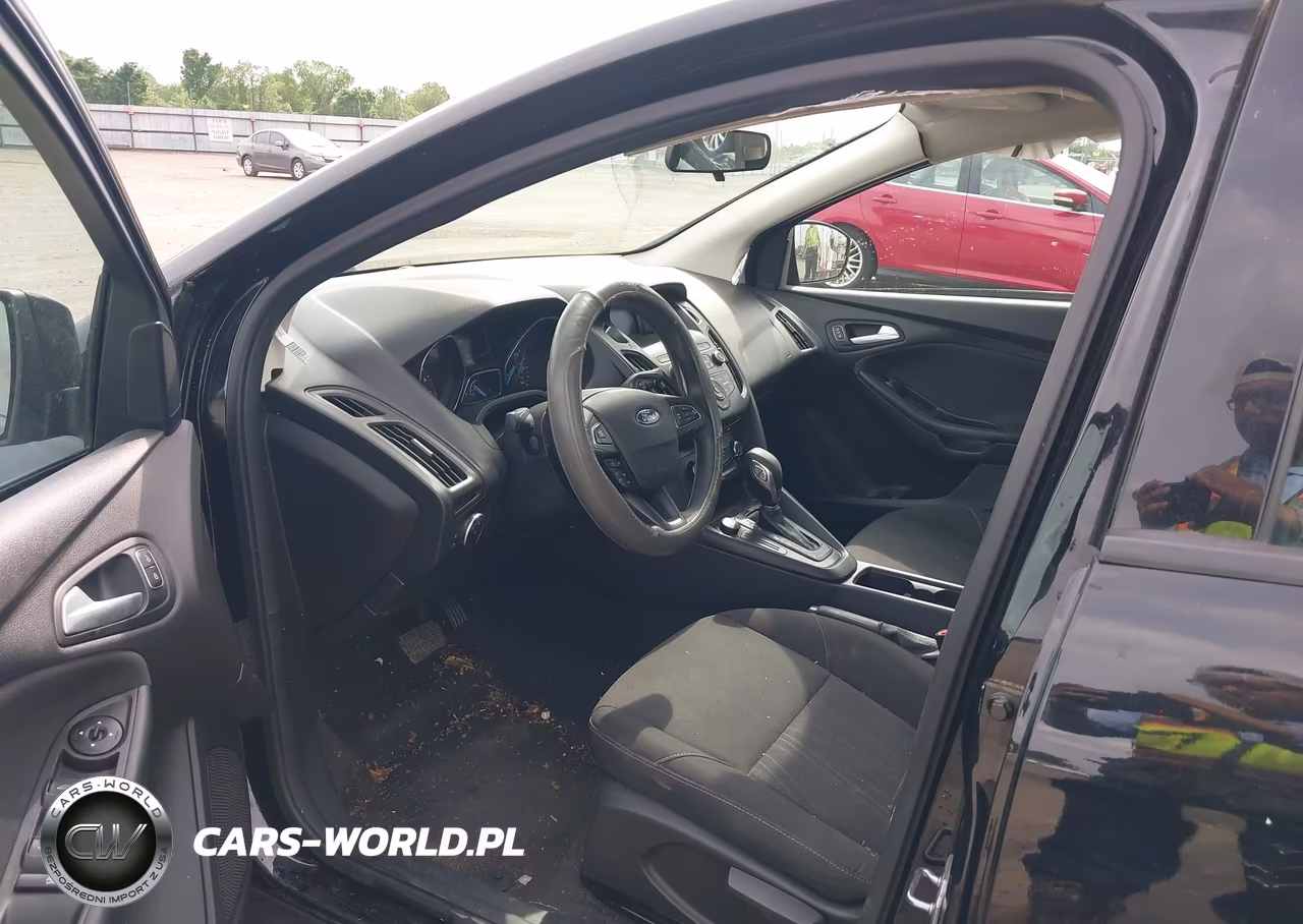2018 Ford Focus Se VIN:1FADP3F25JL308049 - 17