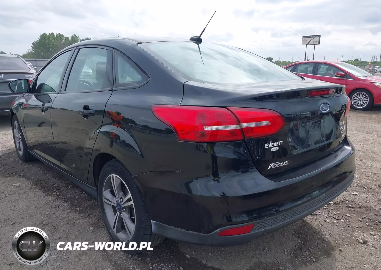2018 Ford Focus Se VIN:1FADP3F25JL308049 - 3
