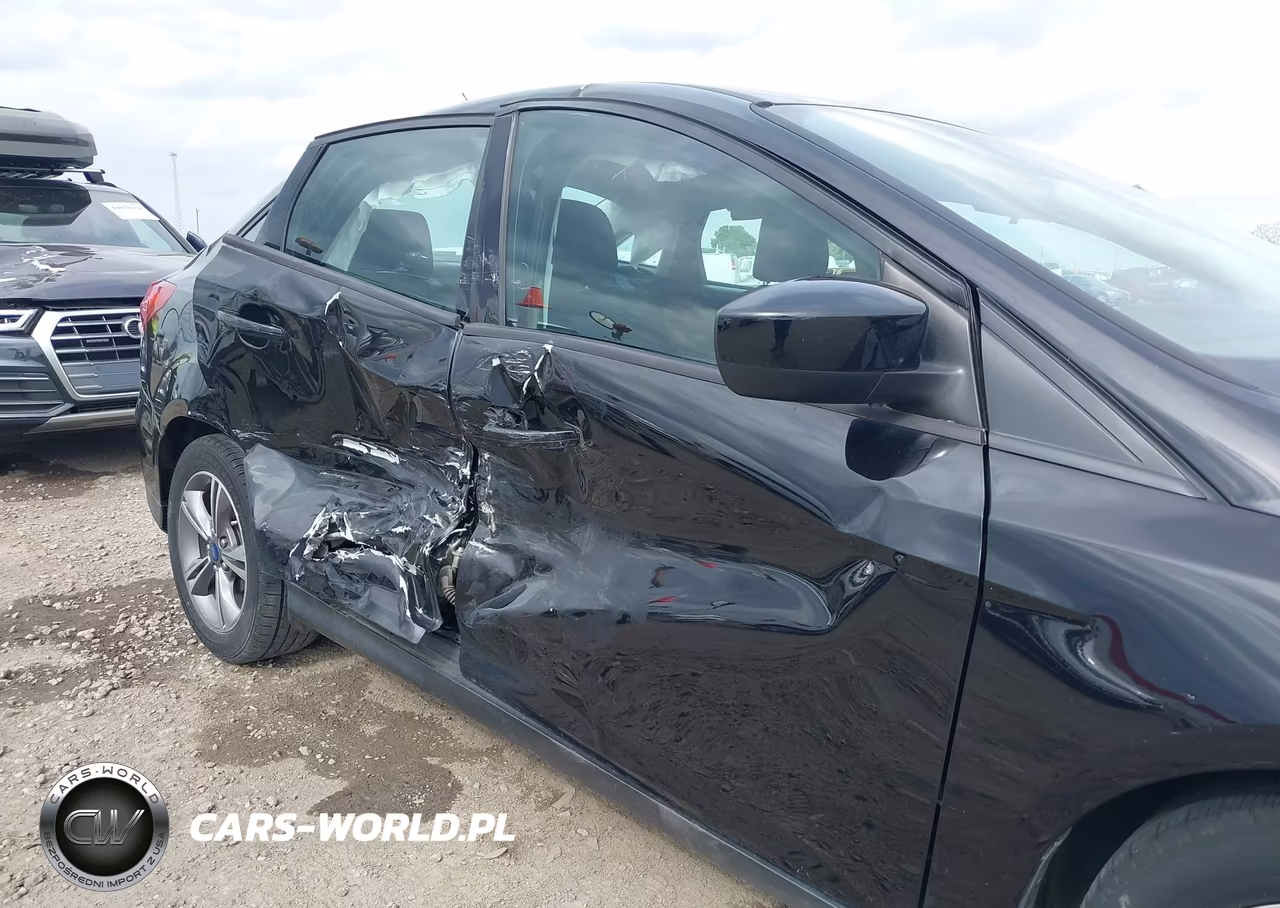 2018 Ford Focus Se VIN:1FADP3F25JL308049 - 6