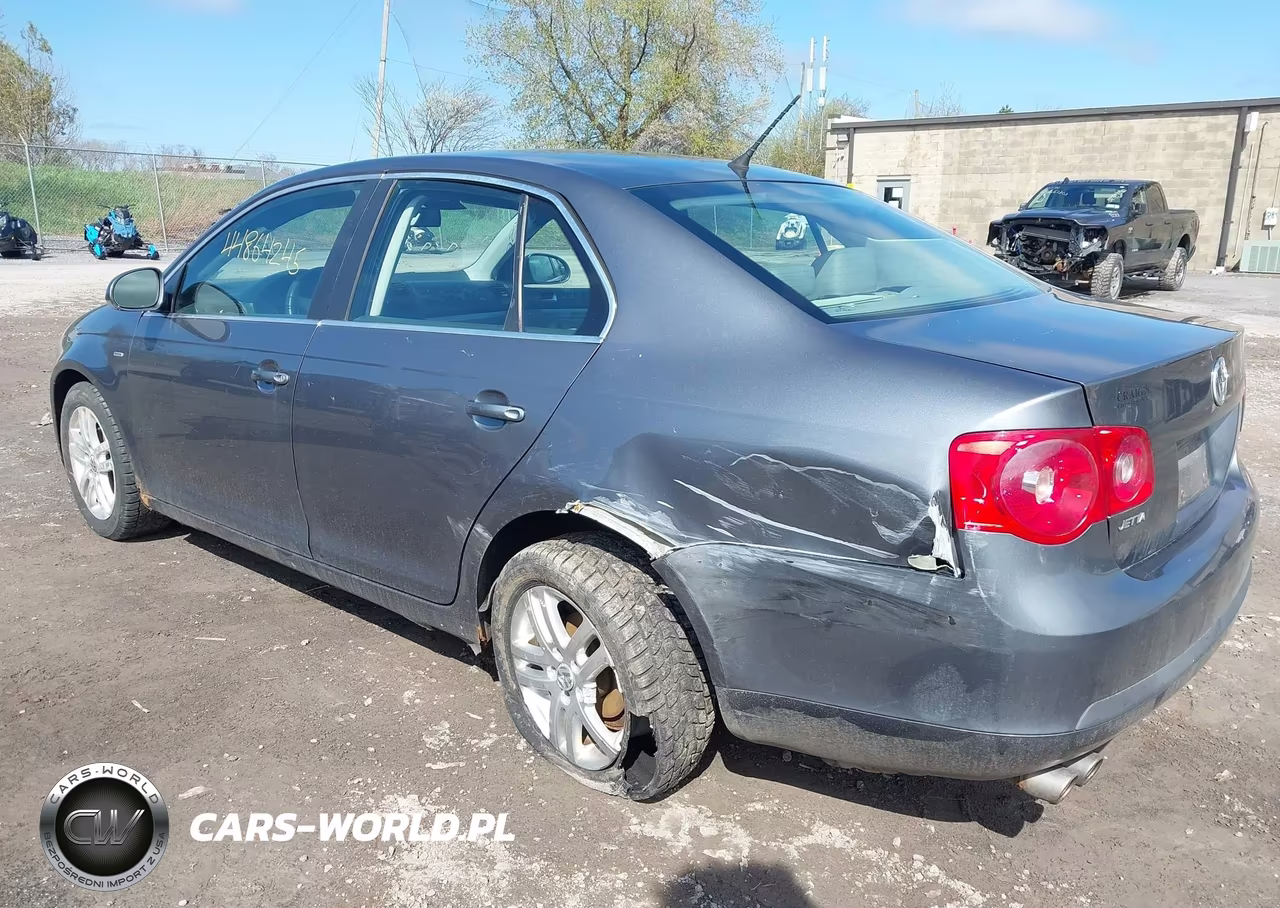 2007 Volkswagen Jetta Wolfsburg Edition VIN:3VWEF81K47M179702 - 3