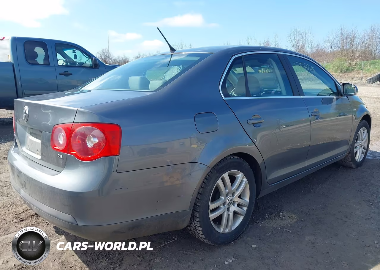 2007 Volkswagen Jetta Wolfsburg Edition VIN:3VWEF81K47M179702 - 4